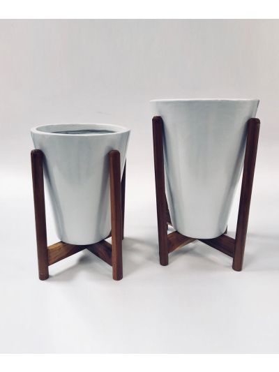 LOVE BITE WITH WOODEN STAND - WHITE