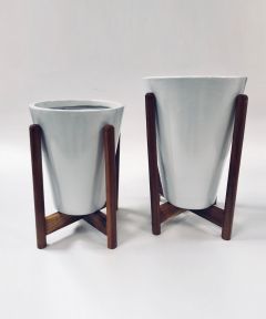 LOVE BITE WITH WOODEN STAND - WHITE