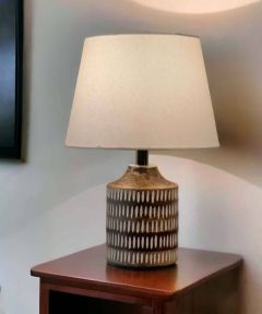 Naybu Straight Wooden Table Lamp