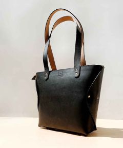 Lilly Black Leather Shoulder Bag