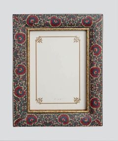 Saira Photoframe