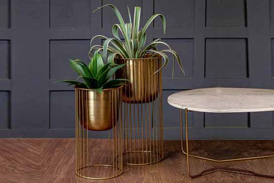 Gold planter with stand